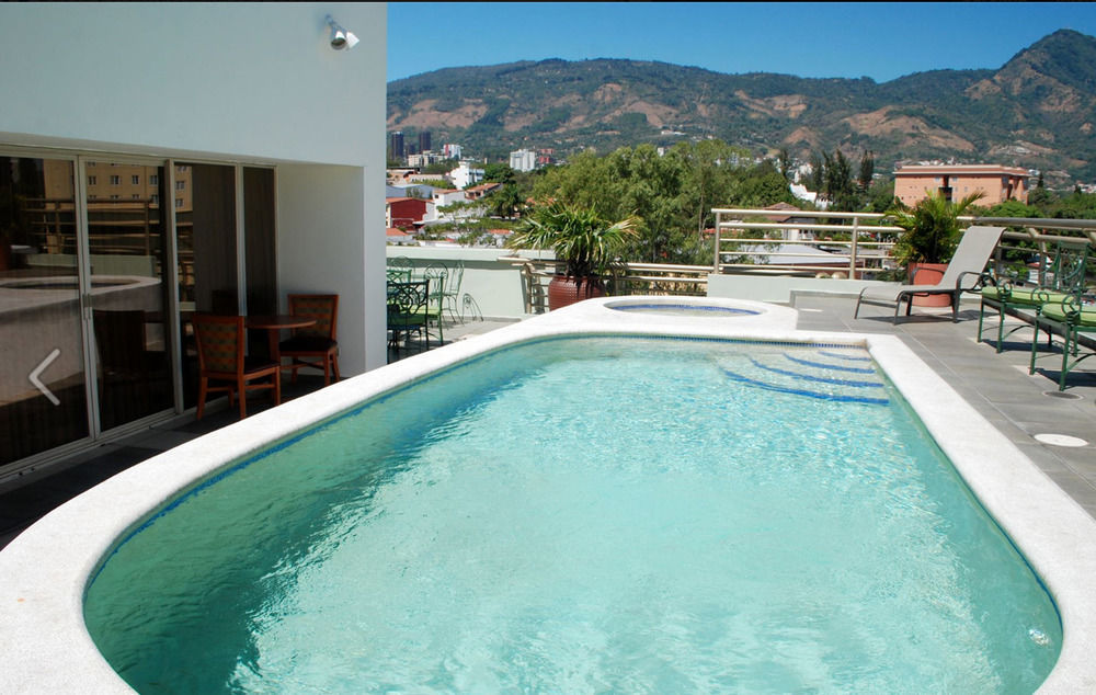 Suites Las Palmas, Hotel & Apartments. San Salvador Esterno foto