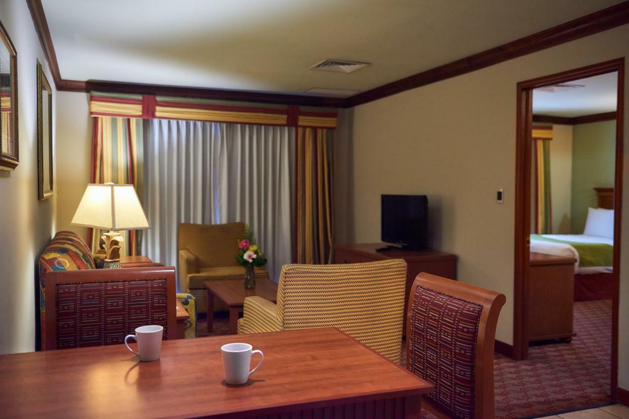 Suites Las Palmas, Hotel & Apartments. San Salvador Esterno foto